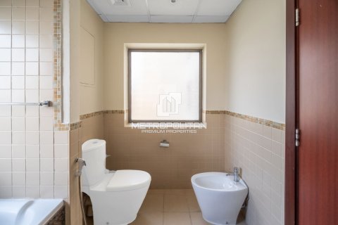 Apartment in Bahar, Jumeirah Beach Residence, Dubai 2 bedrooms, 135 sq.m. № 73170 - photo 14