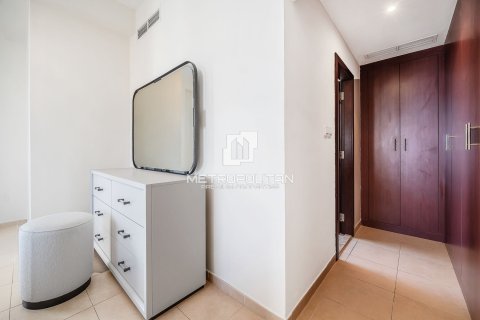 Apartment in Bahar, Jumeirah Beach Residence, Dubai 2 bedrooms, 135 sq.m. № 73170 - photo 17