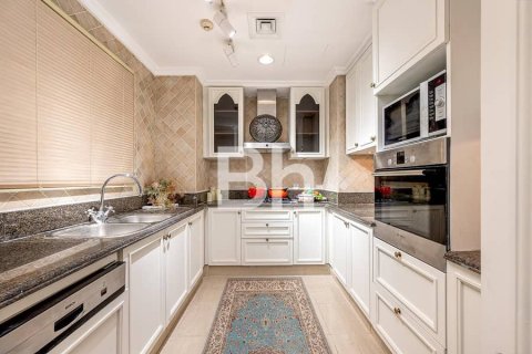 Apartment in Downtown Dubai (Downtown Burj Dubai), Dubai 2 bedrooms, 132 sq.m. № 56557 - photo 9