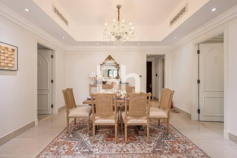Apartment in Downtown Dubai (Downtown Burj Dubai), Dubai 2 bedrooms, 132 sq.m. № 56557 - photo 11