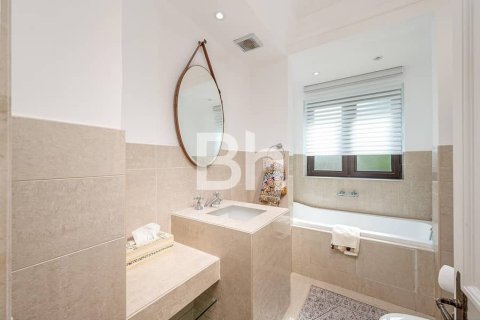 Apartment in Downtown Dubai (Downtown Burj Dubai), Dubai 2 bedrooms, 132 sq.m. № 56557 - photo 2