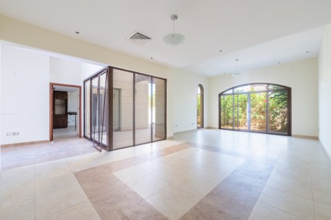 Villa in Mudon, Dubai 4 bedrooms, 372 sq.m. № 61211 - photo 3
