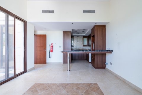 Villa in Mudon, Dubai 4 bedrooms, 372 sq.m. № 61211 - photo 4