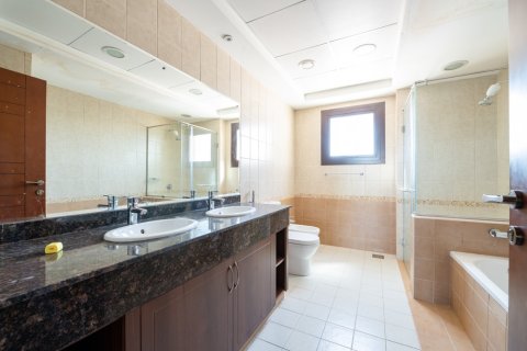 Villa in Mudon, Dubai 4 bedrooms, 372 sq.m. № 61211 - photo 1