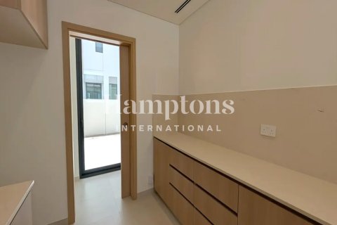 Villa in Arabian Ranches 3, Dubai 4 bedrooms, 490.43493700 sq.m. № 90795 - photo 8