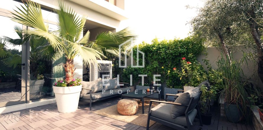 Квартира в Дубае, 2 спальни, 170м², № 69920