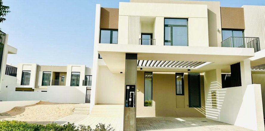 Villa en Dubai, 4 dormitorios, 300.7 m², № 23175