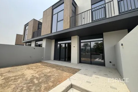 Купить виллу в Мудоне, Дубай: 3 спальни, 206м², № 61860 - фото 2