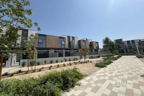 Купить виллу в Мудоне, Дубай: 3 спальни, 206м², № 61860 - фото 9