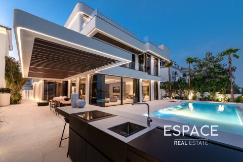 Купить виллу в Пальме Джумейре, Дубай: 6 спален, 687м², № 61870 - фото 1