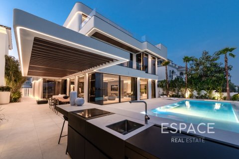 Купить виллу в Пальме Джумейре, Дубай: 6 спален, 687м², № 61870 - фото 2