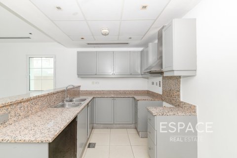 Villa en Jumeirah Village Triangle, Dubai, 2 dormitorios, 250 m², № 61872 - foto 6