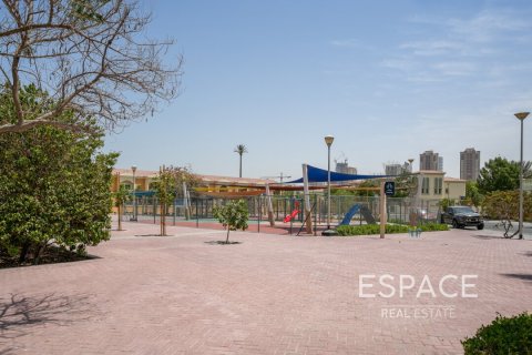 Villa en Jumeirah Village Triangle, Dubai, 2 dormitorios, 250 m², № 61872 - foto 20