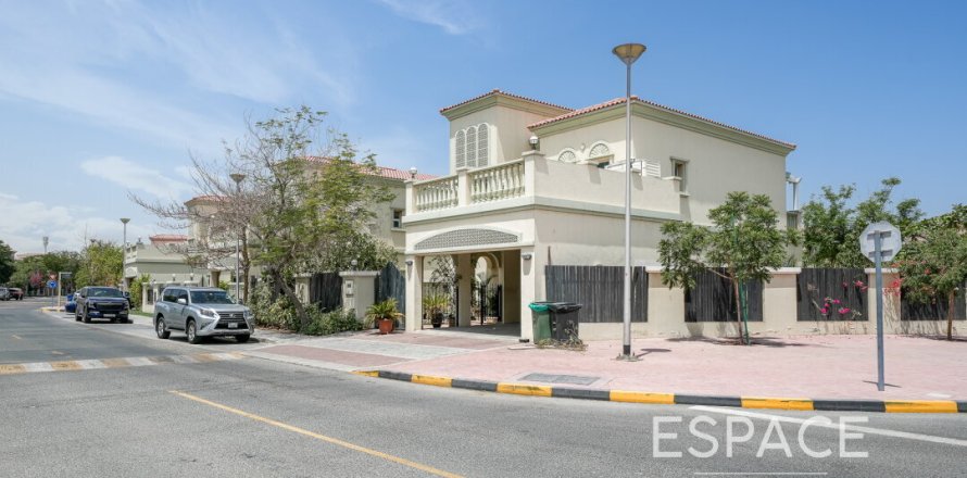 Villa en Jumeirah Village Triangle, Dubai, 2 dormitorios, 250 m², № 61872