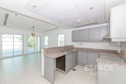 Villa en Jumeirah Village Triangle, Dubai, 2 dormitorios, 250 m², № 61872 - foto 8