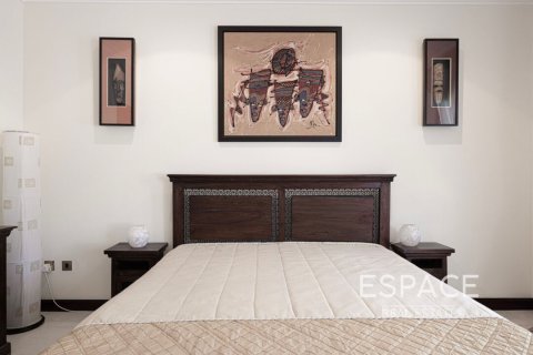 Villa in Palm Jumeirah, Dubai 4 bedrooms, 465 sq.m. № 61861 - photo 11