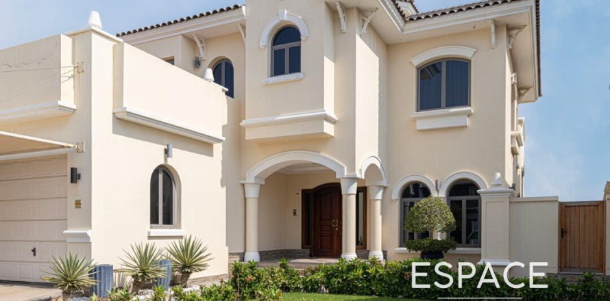 Villa in Palm Jumeirah, Dubai 4 bedrooms, 465 sq.m. № 61861