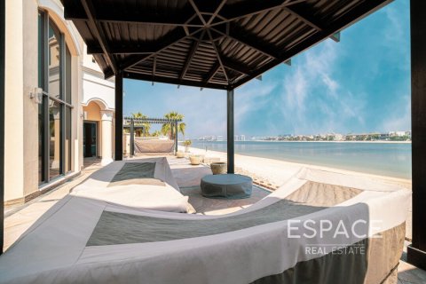 Villa in Palm Jumeirah, Dubai 4 bedrooms, 465 sq.m. № 61861 - photo 10