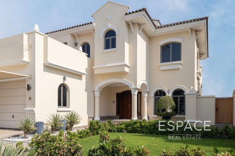 Villa in Palm Jumeirah, Dubai 4 bedrooms, 465 sq.m. № 61861 - photo 2