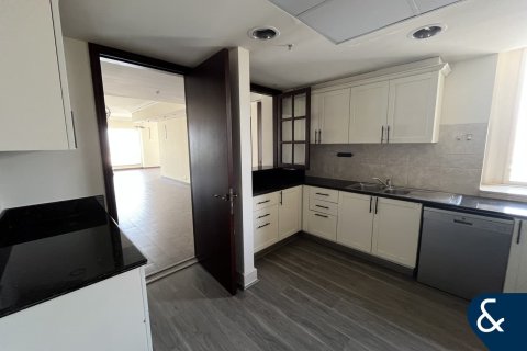 Apartment in Emaar 6 Towers, Dubai Marina, Dubai 4 bedrooms, 270 sq.m. № 98817 - photo 14