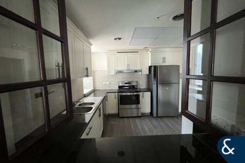 Apartment in Emaar 6 Towers, Dubai Marina, Dubai 4 bedrooms, 270 sq.m. № 98817 - photo 12