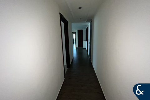 Apartment in Emaar 6 Towers, Dubai Marina, Dubai 4 bedrooms, 270 sq.m. № 98817 - photo 8