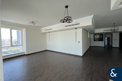 Apartment in Emaar 6 Towers, Dubai Marina, Dubai 4 bedrooms, 270 sq.m. № 98817 - photo 11