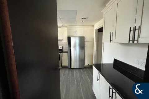 Apartment in Emaar 6 Towers, Dubai Marina, Dubai 4 bedrooms, 270 sq.m. № 98817 - photo 13