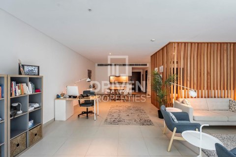 Apartment in Dubai Marina, Dubai studio, 116 sq.m. № 20634 - photo 1