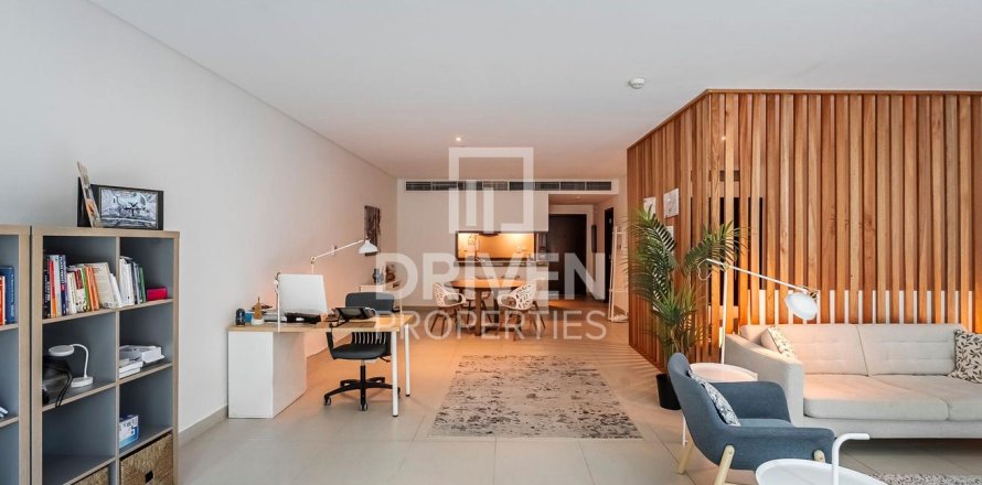 Apartment in Dubai Marina, Dubai studio, 116 sq.m. № 20634