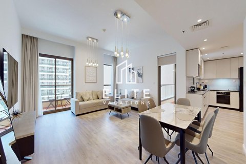 Appartement à Shams, Jumeirah Beach Residence, Dubai, studio, 110 m², № 38643 - photo 1