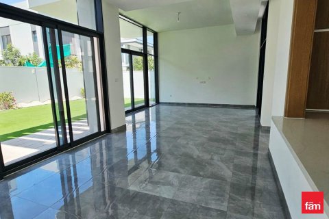 Villa in Al Furjan, Dubai 4 bedrooms, 462.8 sq.m. № 111018 - photo 16