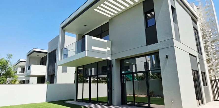 Villa in Al Furjan, Dubai 4 bedrooms, 462.8 sq.m. № 111018