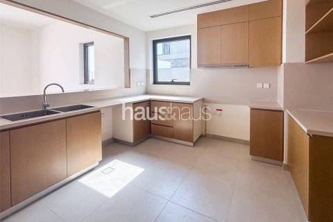 Villa en Al Furjan, Dubai, 4 dormitorios, 377 m², № 43802 - foto 2