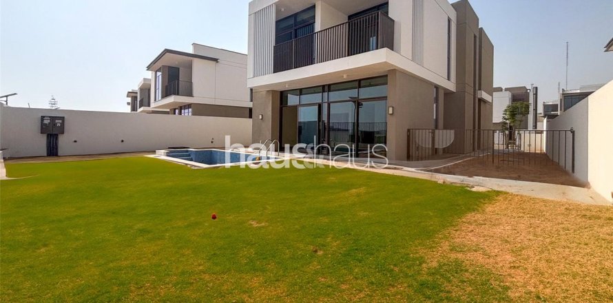Villa en Al Furjan, Dubai, 4 dormitorios, 377 m², № 43802
