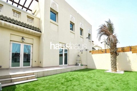 Adosado en Al Furjan, Dubai, 3 dormitorios, 262 m², № 43800 - foto 1