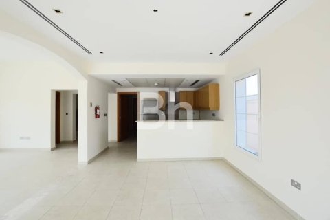 Villa in Jumeirah Village Triangle, Dubai 2 bedrooms, 636 sq.m. № 22156 - photo 1