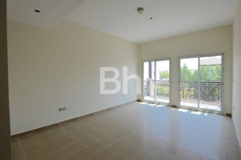 Villa in Jumeirah Village Triangle, Dubai 2 bedrooms, 636 sq.m. № 22156 - photo 4