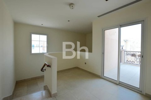 Villa in Jumeirah Village Triangle, Dubai 2 bedrooms, 636 sq.m. № 22156 - photo 6