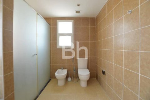 Villa in Jumeirah Village Triangle, Dubai 2 bedrooms, 636 sq.m. № 22156 - photo 2