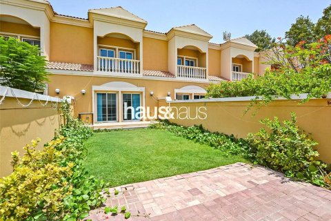 Adosado en Jumeirah Village Triangle, Dubai, 1 dormitorio, 152 m², № 43581 - foto 1