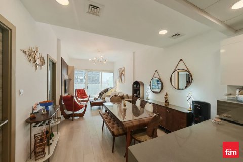 Купить квартиру в Дубае: 1 спальня, 69.8м², № 60297 - фото 1