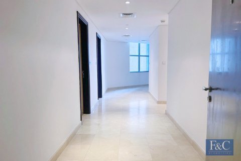 Apartment in DIFC, Dubai 2 bedrooms, 139 sq.m. № 103842 - photo 3