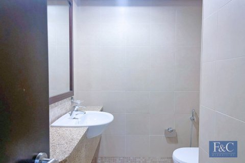 Apartment in DIFC, Dubai 2 bedrooms, 139 sq.m. № 103842 - photo 2