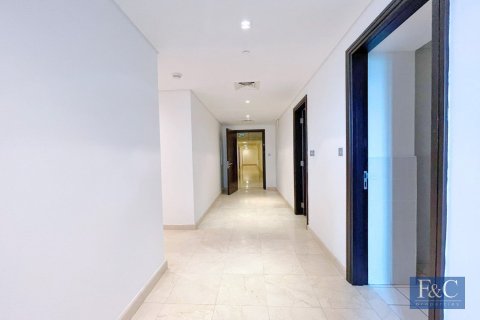 Apartment in DIFC, Dubai 2 bedrooms, 139 sq.m. № 103842 - photo 13