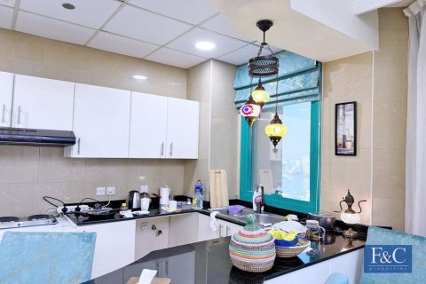 Apartment in Marina Crown, Dubai Marina, Dubai 2 bedrooms, 135 sq.m. № 103845 - photo 8