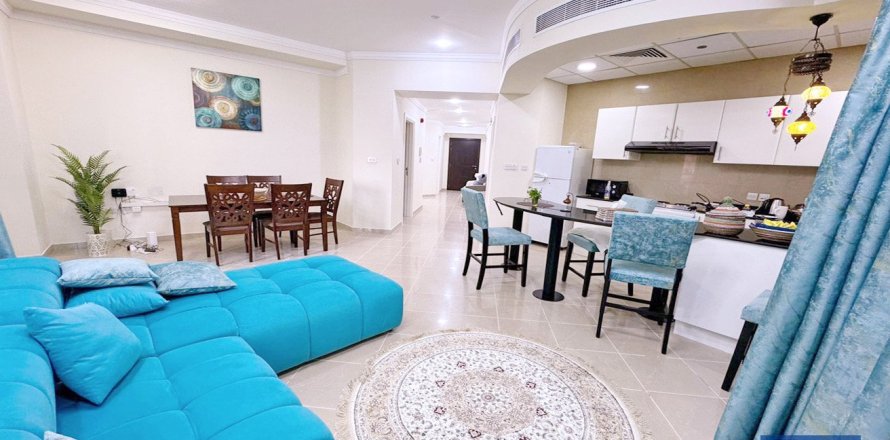 Apartment in Marina Crown, Dubai Marina, Dubai 2 bedrooms, 135 sq.m. № 103845