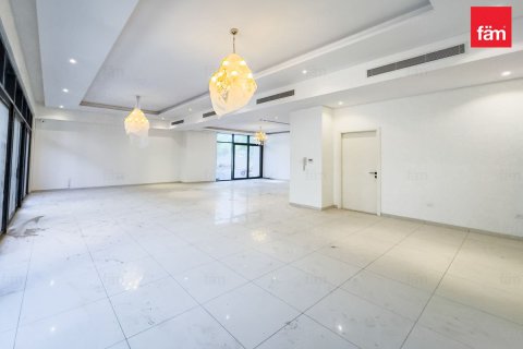 فيلا في دبي 5 غرف نوم , 685.8 م² رقم 71537 - صورة 13