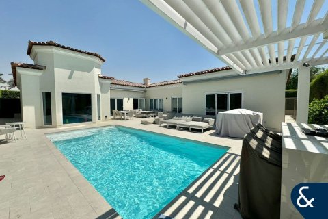 Купить виллу в Green Community Motor City, Motor City, Дубай: 4 спальни, 399м², № 76053 - фото 1