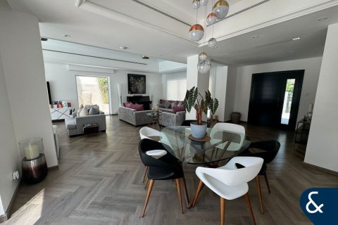 Купить виллу в Green Community Motor City, Motor City, Дубай: 4 спальни, 399м², № 76053 - фото 2